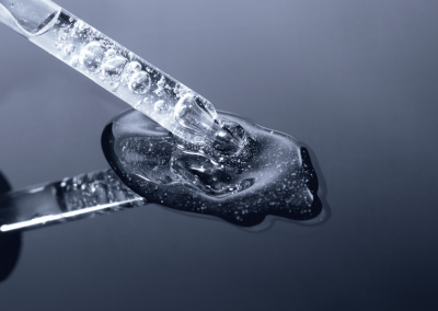 Co znamenají „tři molekulové hmotnosti" a proč na nich záleží